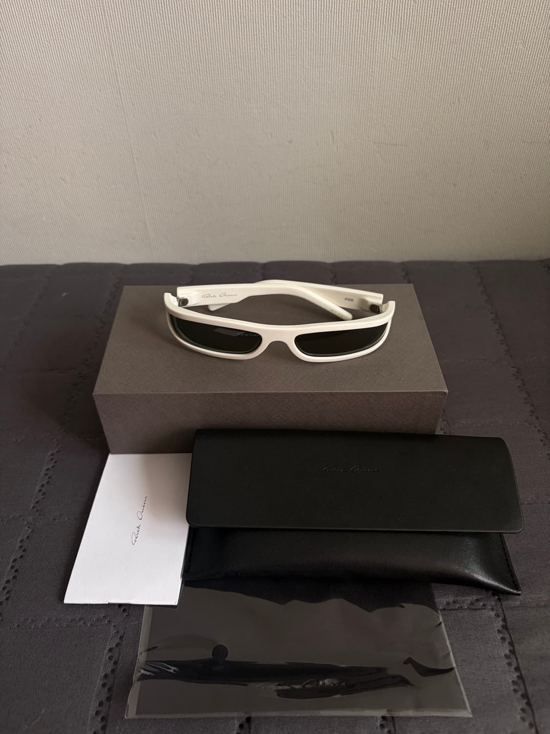 RICK OWENS FOG SUNGLASSES WHITE 상품이미지1