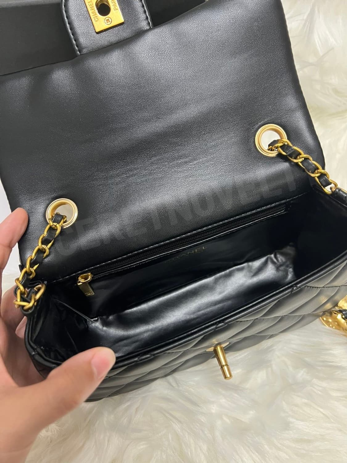 샤넬VIP 퀼팅 하트참 숄더백 크로스백 샤넬 코스메틱 상품이미지6