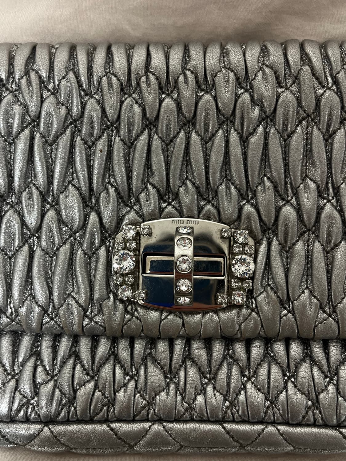 미우미우 마테라쎄 크리스탈 숄더백 상품이미지3