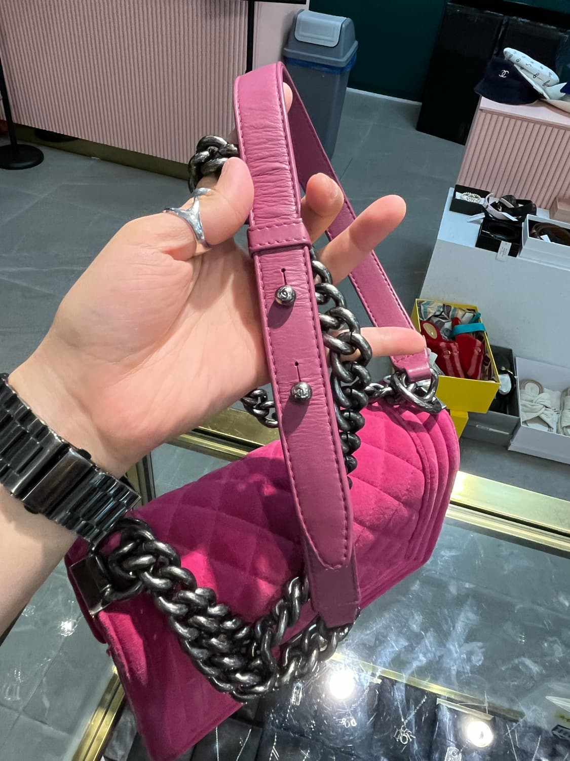 샤넬 보이백 샤넬보이벨벳 상품이미지10