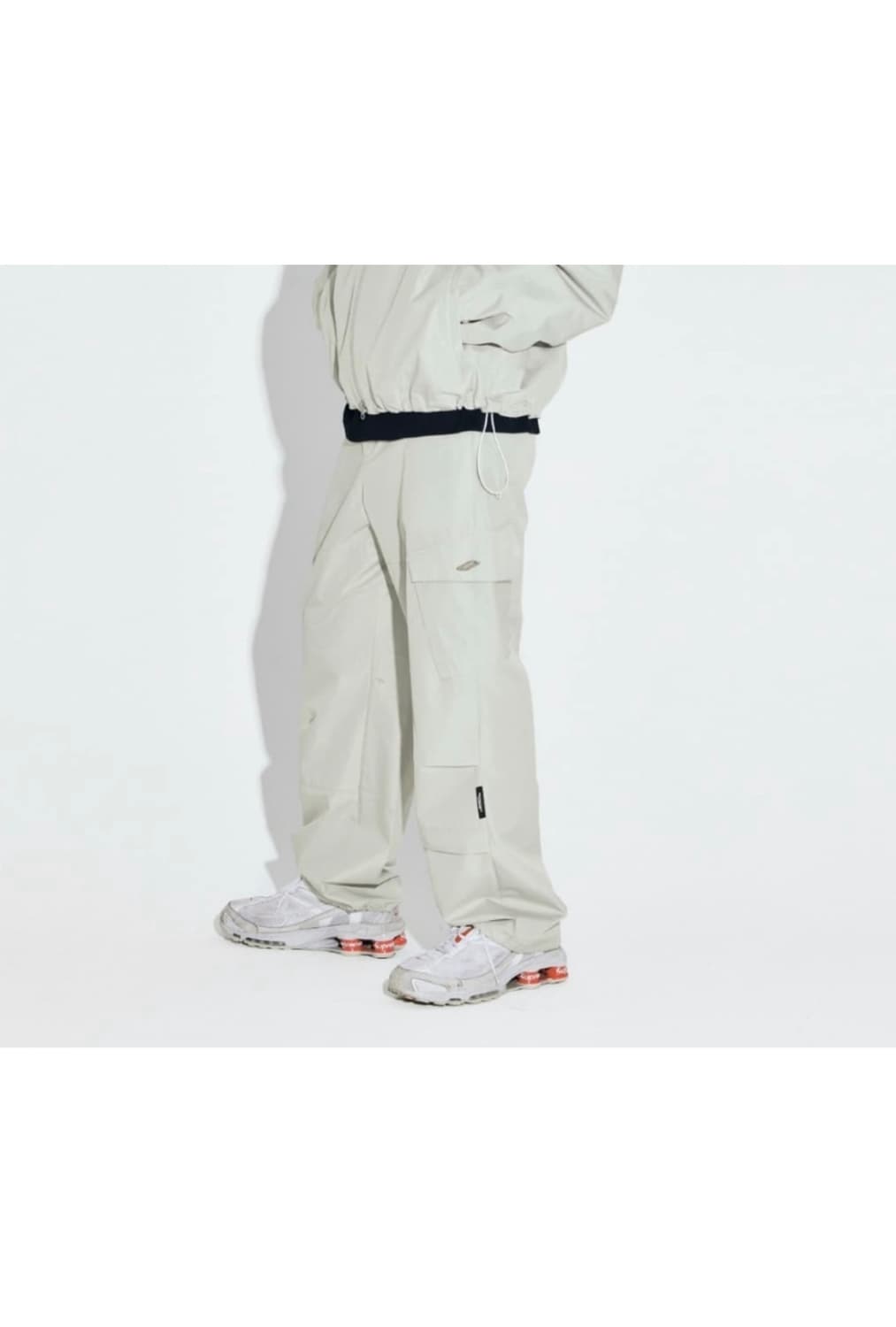 새상품)오프닝프로젝트 포켓팬츠 그레이 파라슈트핏 2size 상품이미지1