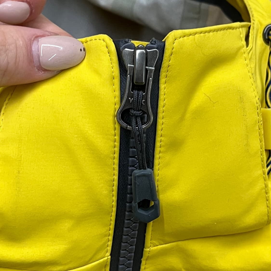 [정품/M] 마운틴하드웨어 노란색 후드 바람막이 자켓 b17 상품이미지5