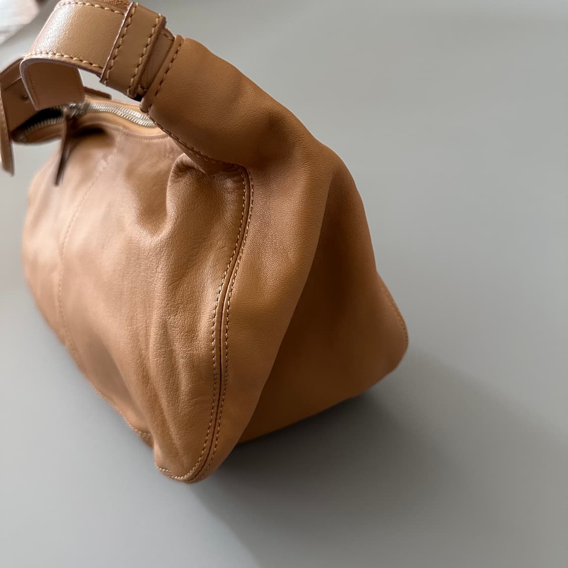 이세이미야케 im product 가죽 토트백 상품이미지5