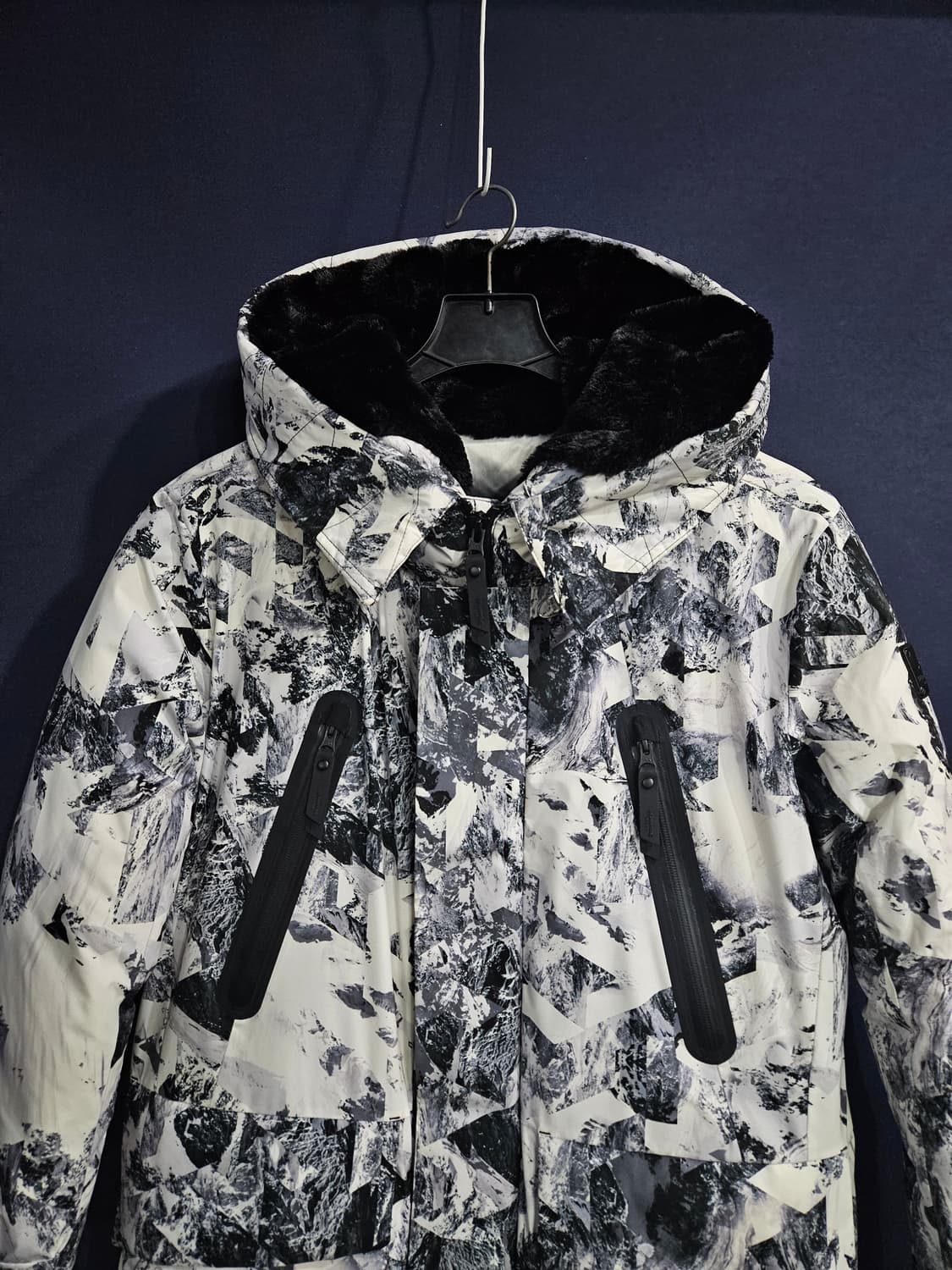 빈폴 문양 남성 100 구스다운 패딩  상품이미지7