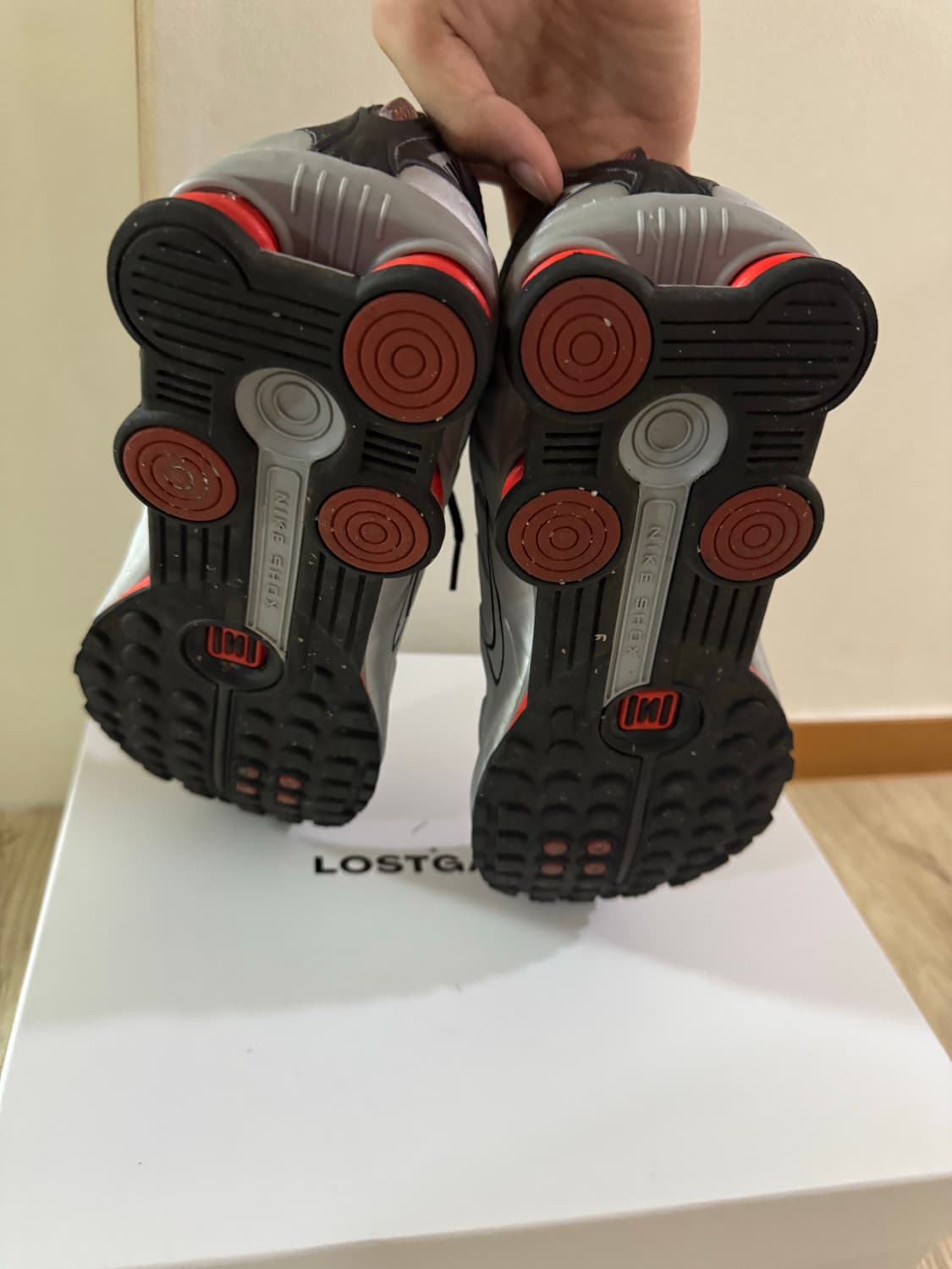 나이키 샥스 R4 메탈릭실버 레드 275 상품이미지5