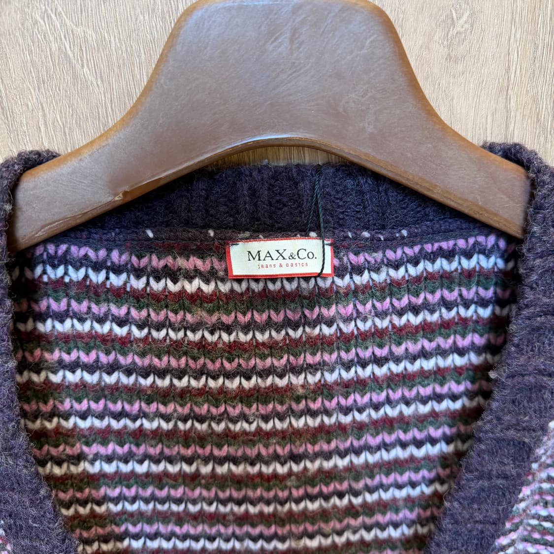 막스앤코 랩 니트 가디건 멀티 스트라이프 패턴 소매 버튼업 디테일 핑크 상품이미지8