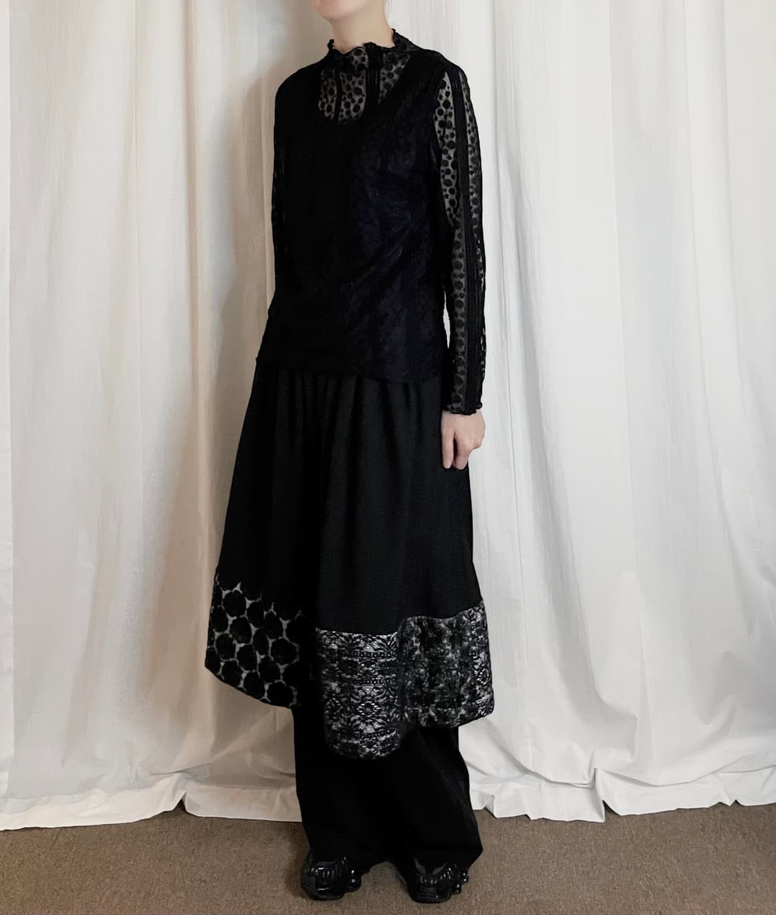 Lace Sheer Long Sleeve Blouse - Black 상품이미지1
