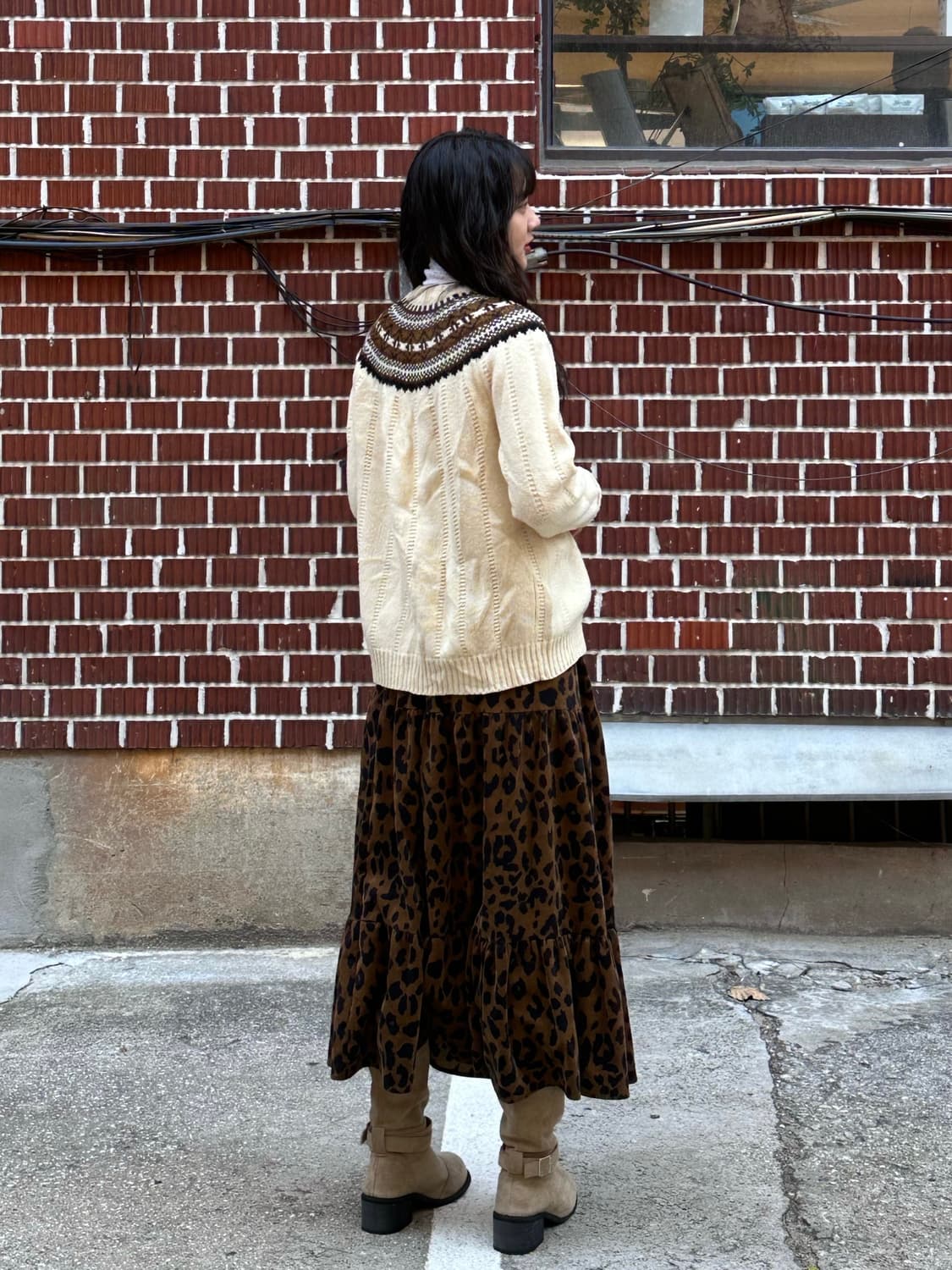 양털 더플 무스탕 제이더블유 가디건 도트 목폴라 레오파드 스커트 코디세트 상품이미지4