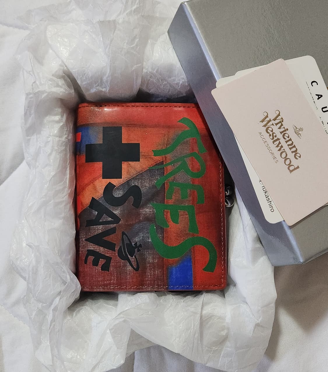 비비안웨스트우드 TREES SAVE LIVES 지갑 상품이미지1