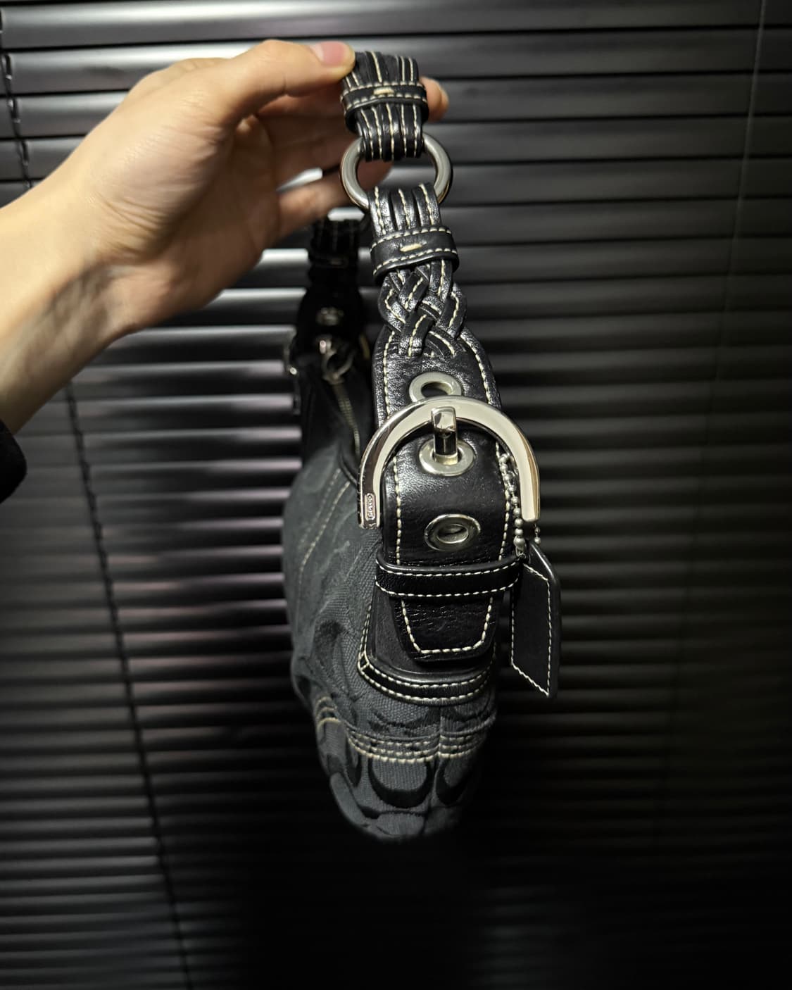 코치 로고 블랙 바게트 미니 숄더백 토드백 가죽 스웨이드 가방 고스 펑크 상품이미지5