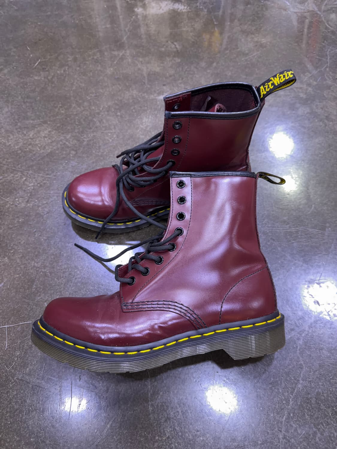 닥터마틴 11821 체리레드 8홀 워커부츠 240 상품이미지5
