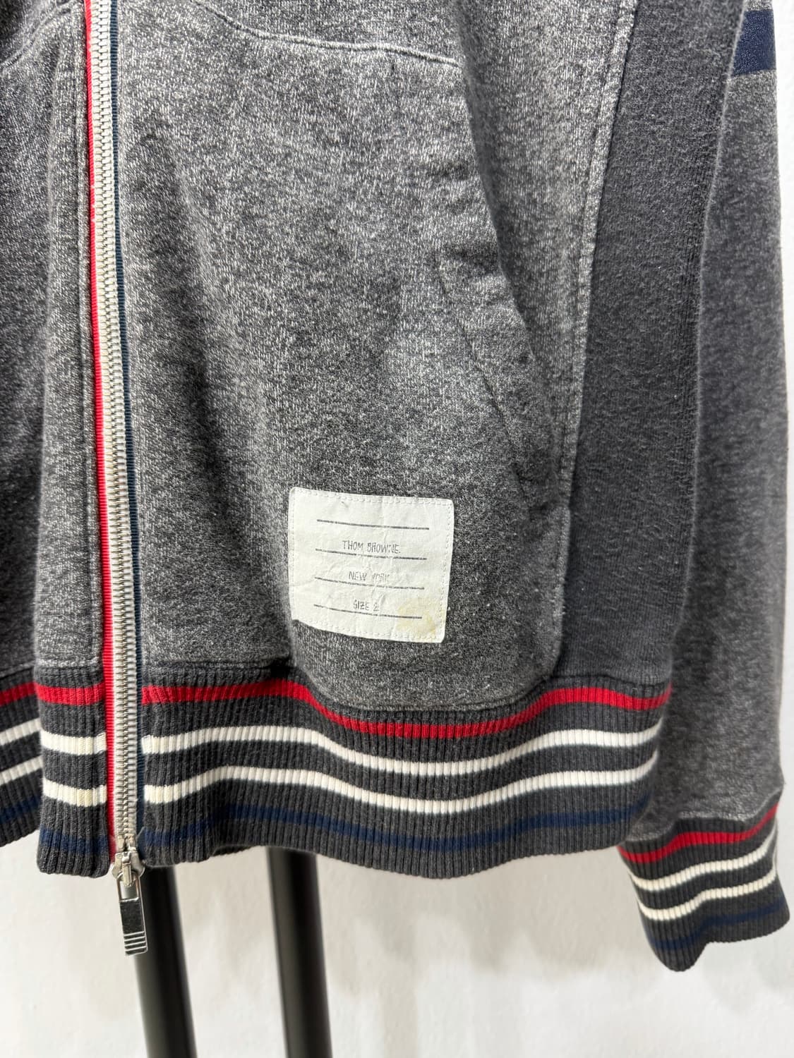 정품) 톰브라운 남성 코튼 루프백 후드집업 2 상품이미지4