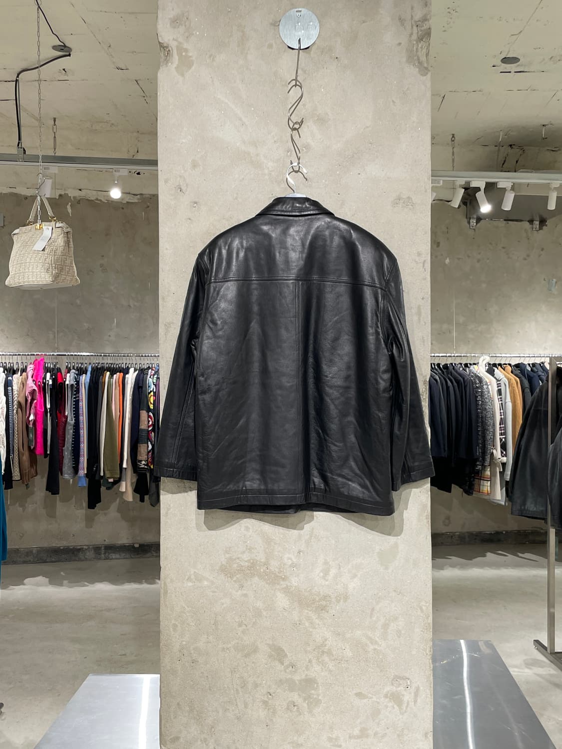 이브 생로랑 블랙 클래시크 쉽 레더 자켓 상품이미지6