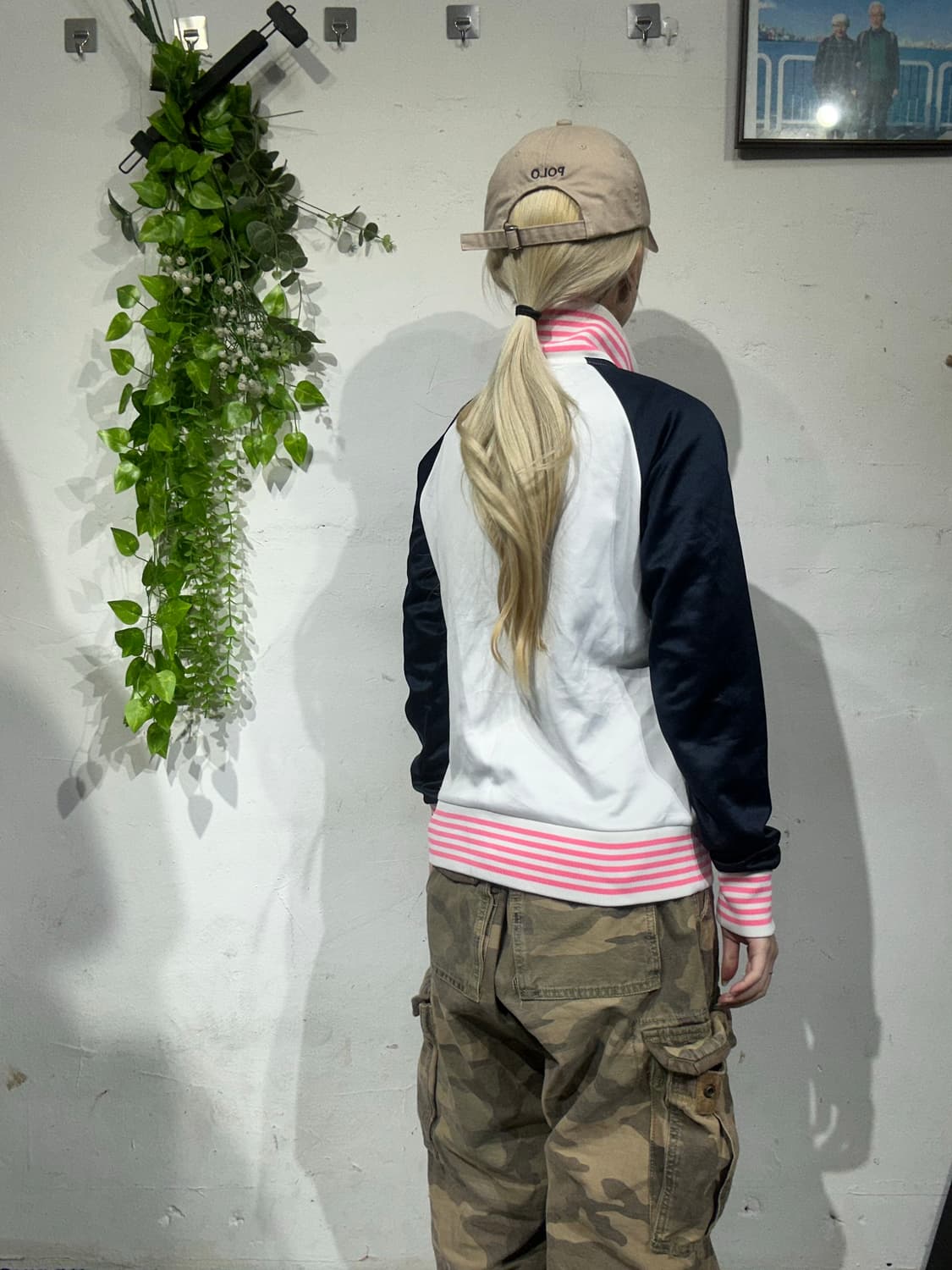 리복 화이트 핑크 배색 딱붙핏 트랙탑 져지  상품이미지3