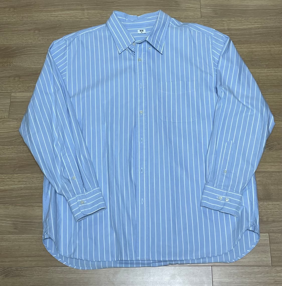 유니클로 스트라이프 셔츠 라이트 블루 상품이미지1