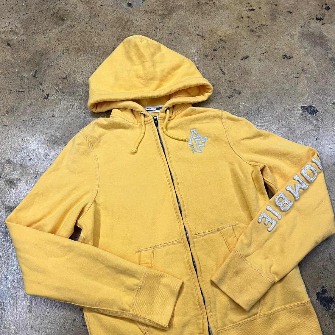 옐로우 레터링 아베크롬비 후드집업 상품이미지1