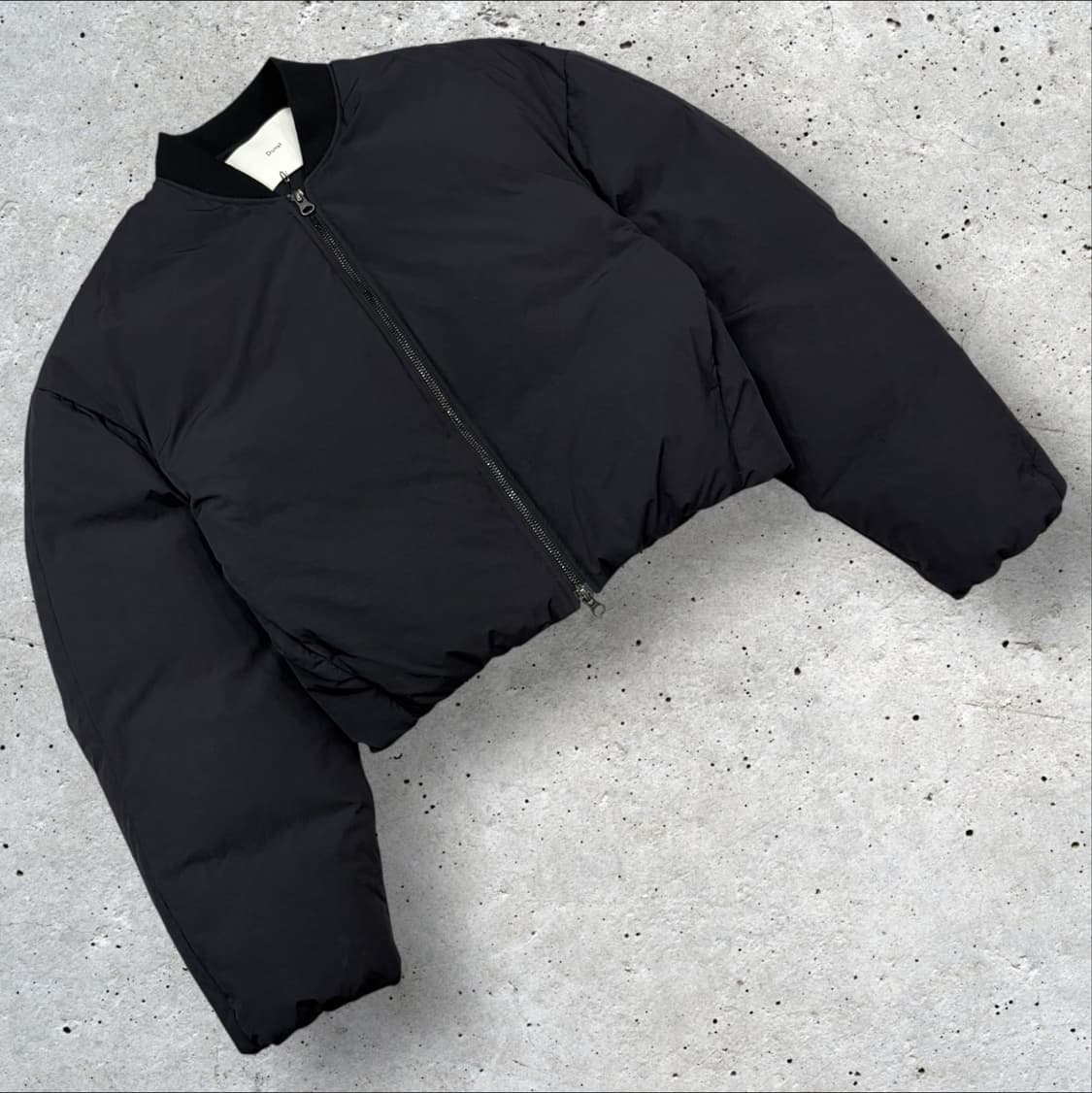 [S] 던스트 스튜디오 볼륨 블랙 숏 패딩 봄버 자켓 D122 상품이미지1