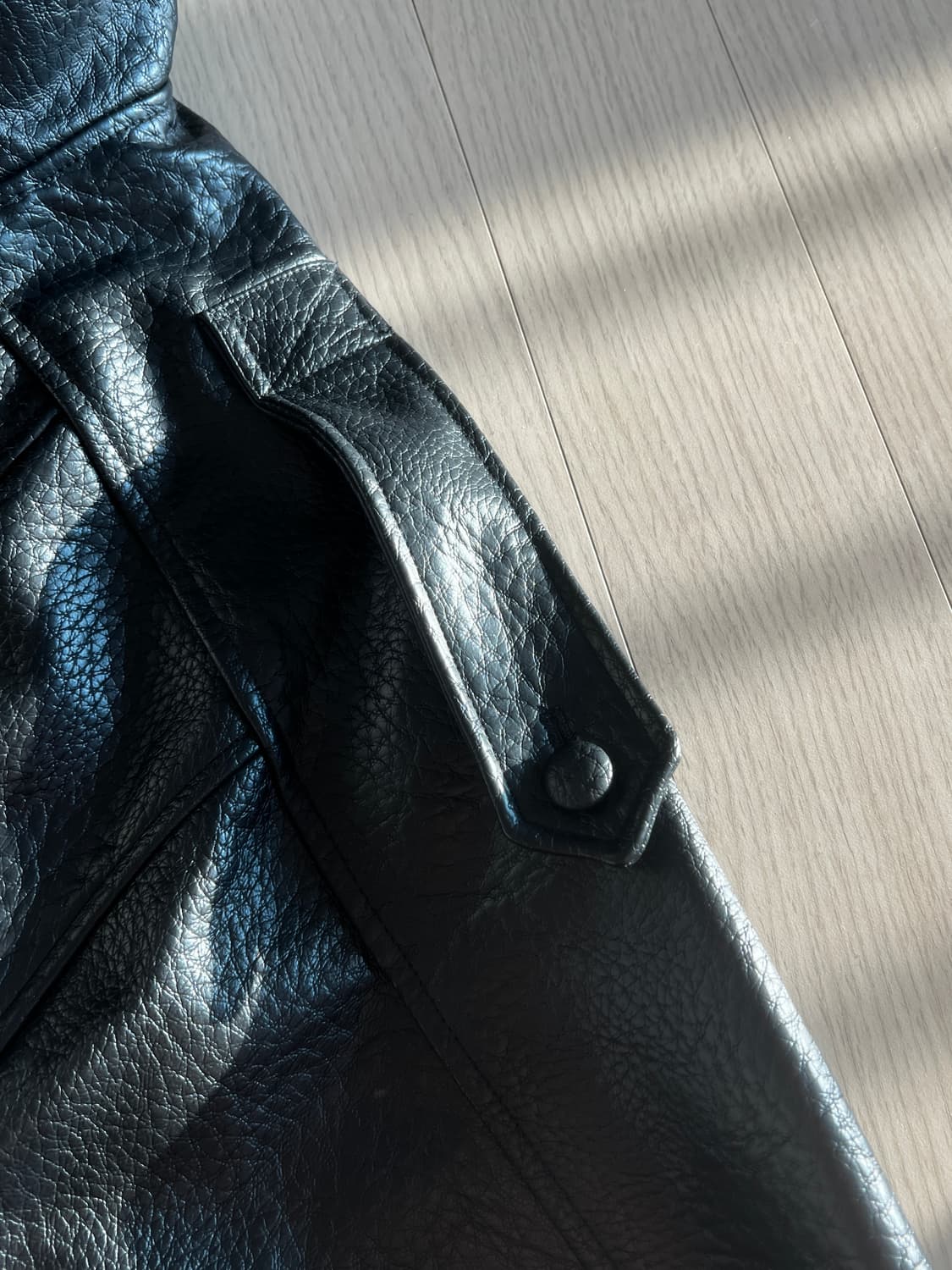 자라 생로랑 맛 하이넥 레더 자켓 상품이미지7