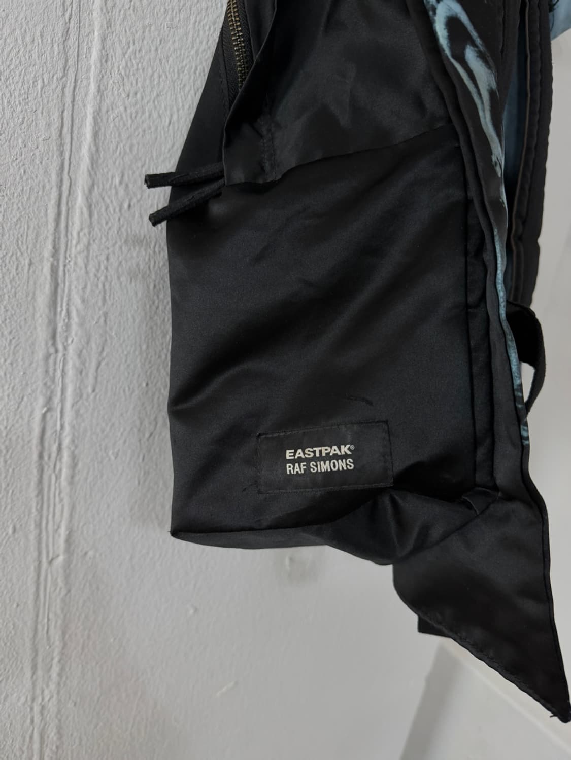 라프시몬스 이스트팩 포스터 백팩 상품이미지4