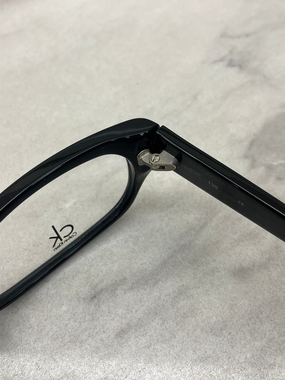 캘빈클라인 CK 블랙 소프트 스퀘어 뿔테 안경 상품이미지3