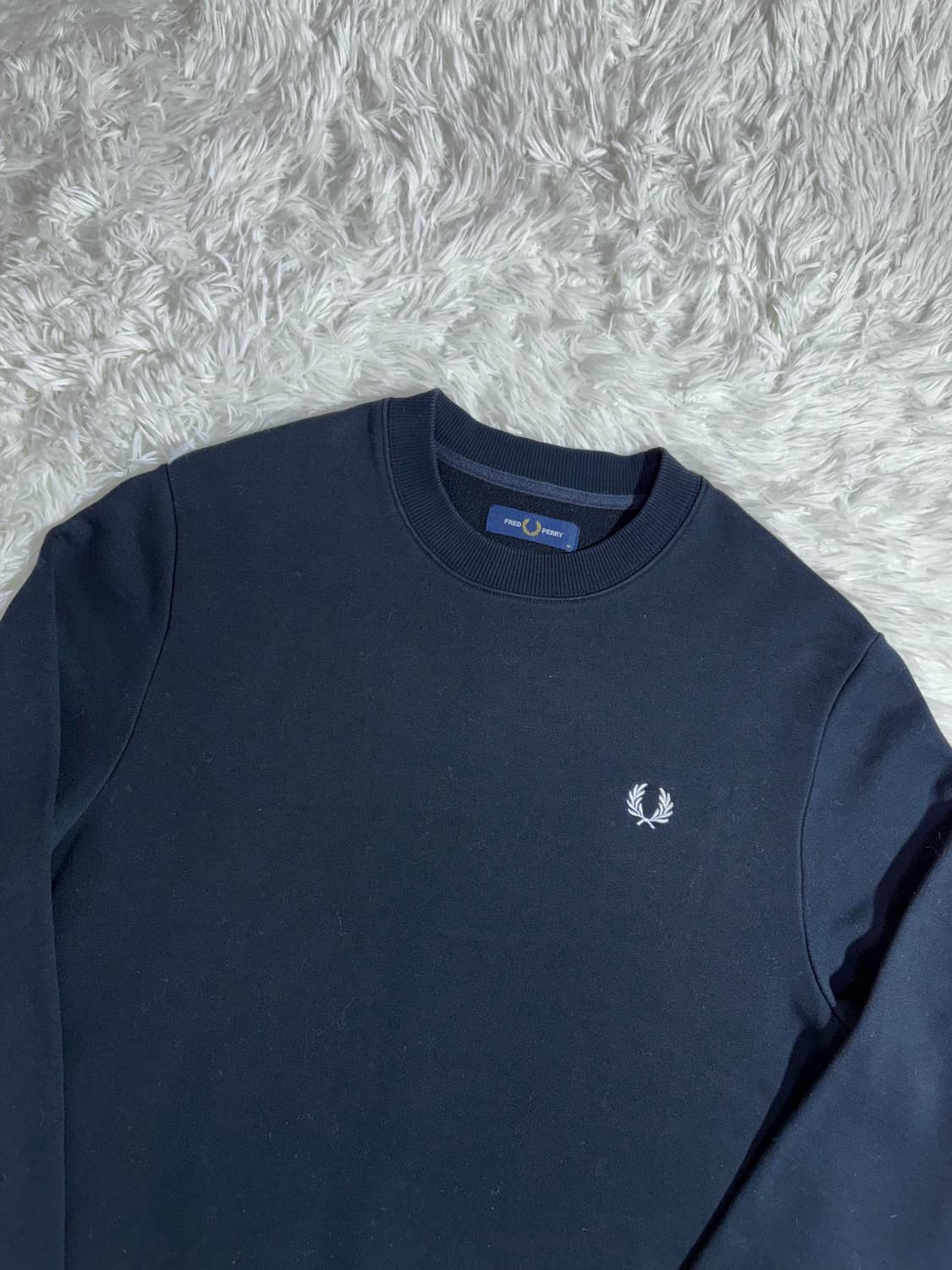 프레드페리 블랙 스몰로고 맨투맨  상품이미지4