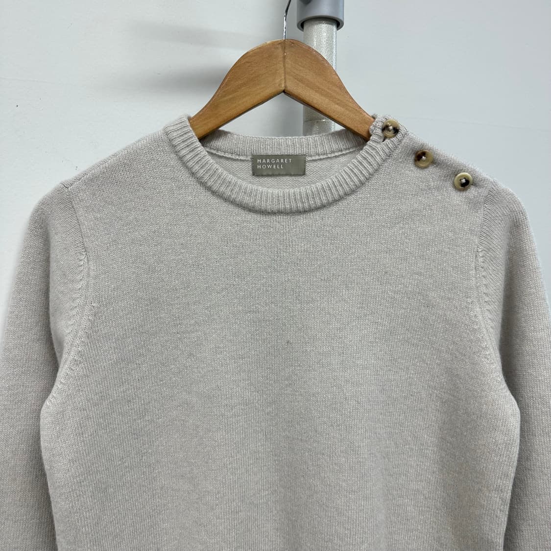 마가렛호웰 버튼 디자인 울 캐시미어 니트 상품이미지2