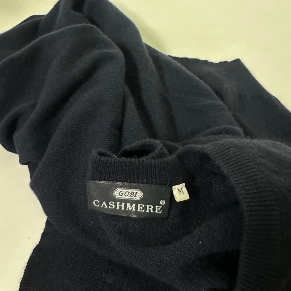 M 고비 GOBI 다크네이비 브이넥 캐시미어니트 상품이미지2