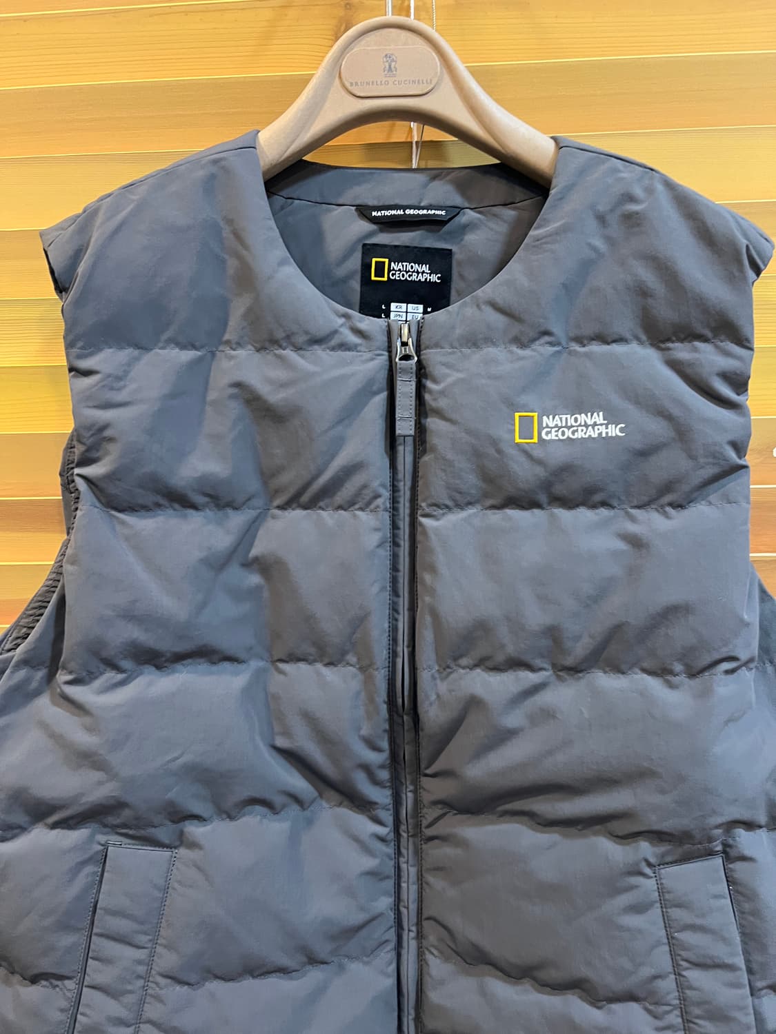 내셔널지오그래픽 남성 다크그레이구스다운패딩조끼  상품이미지2