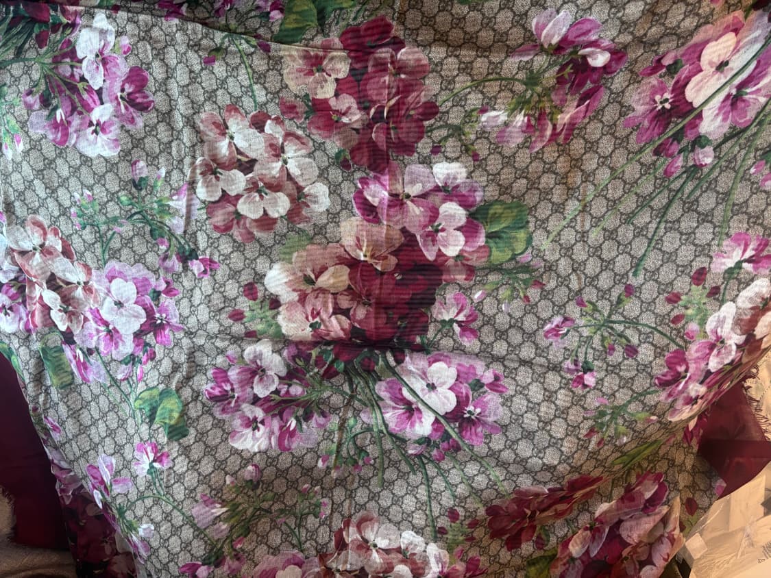 구찌 플라워 스카프 상품이미지3