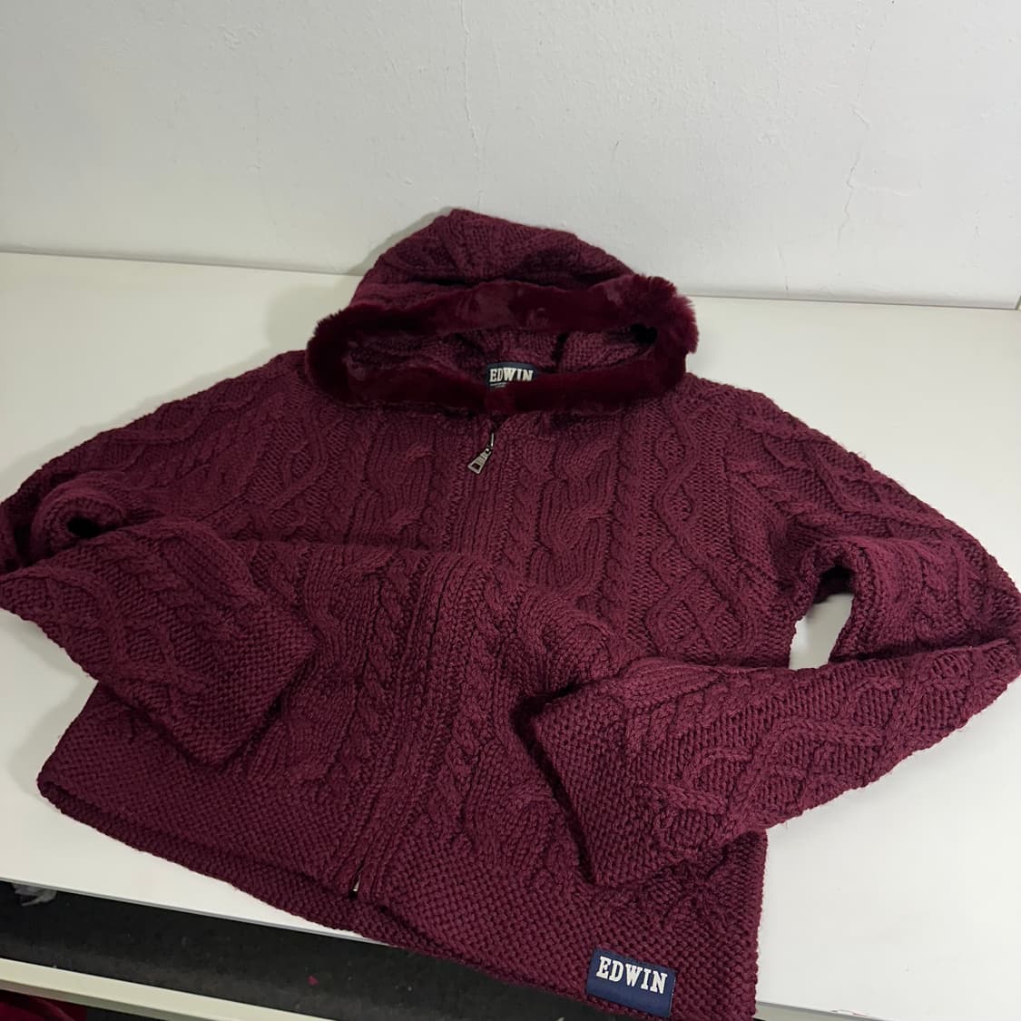 M 에드윈 버건디 퍼 꽈배기 니트집업 상품이미지1
