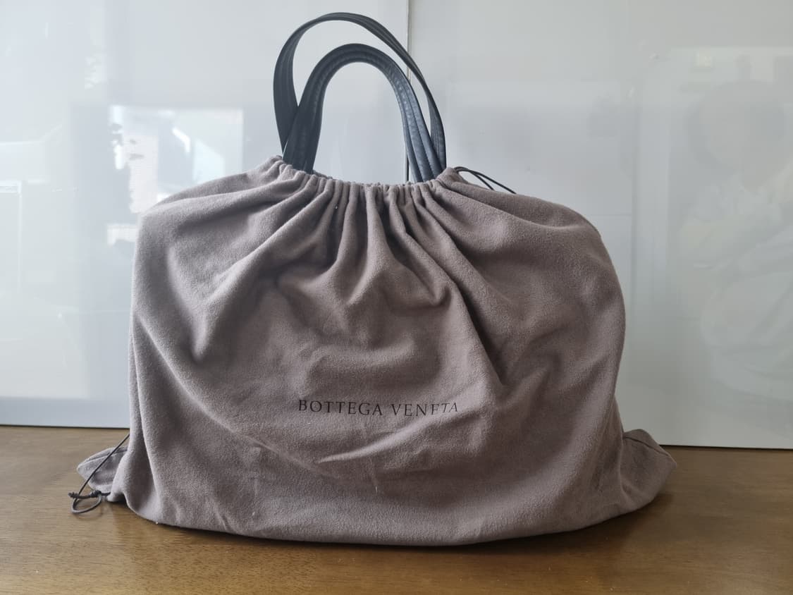 새재품) 보테가 베네타 멀티컬러 나파가죽 토트백 상품이미지4