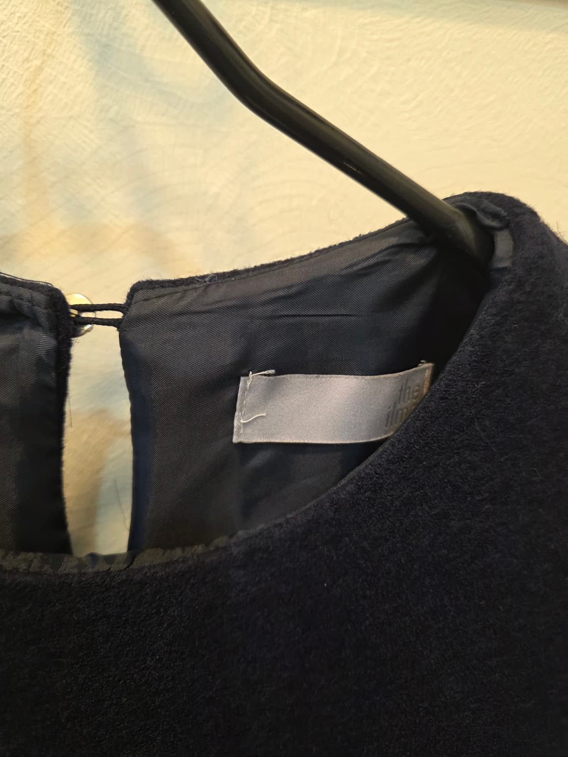 The ilma 네이비울 매칭 주름언발란스 원피스 상품이미지1