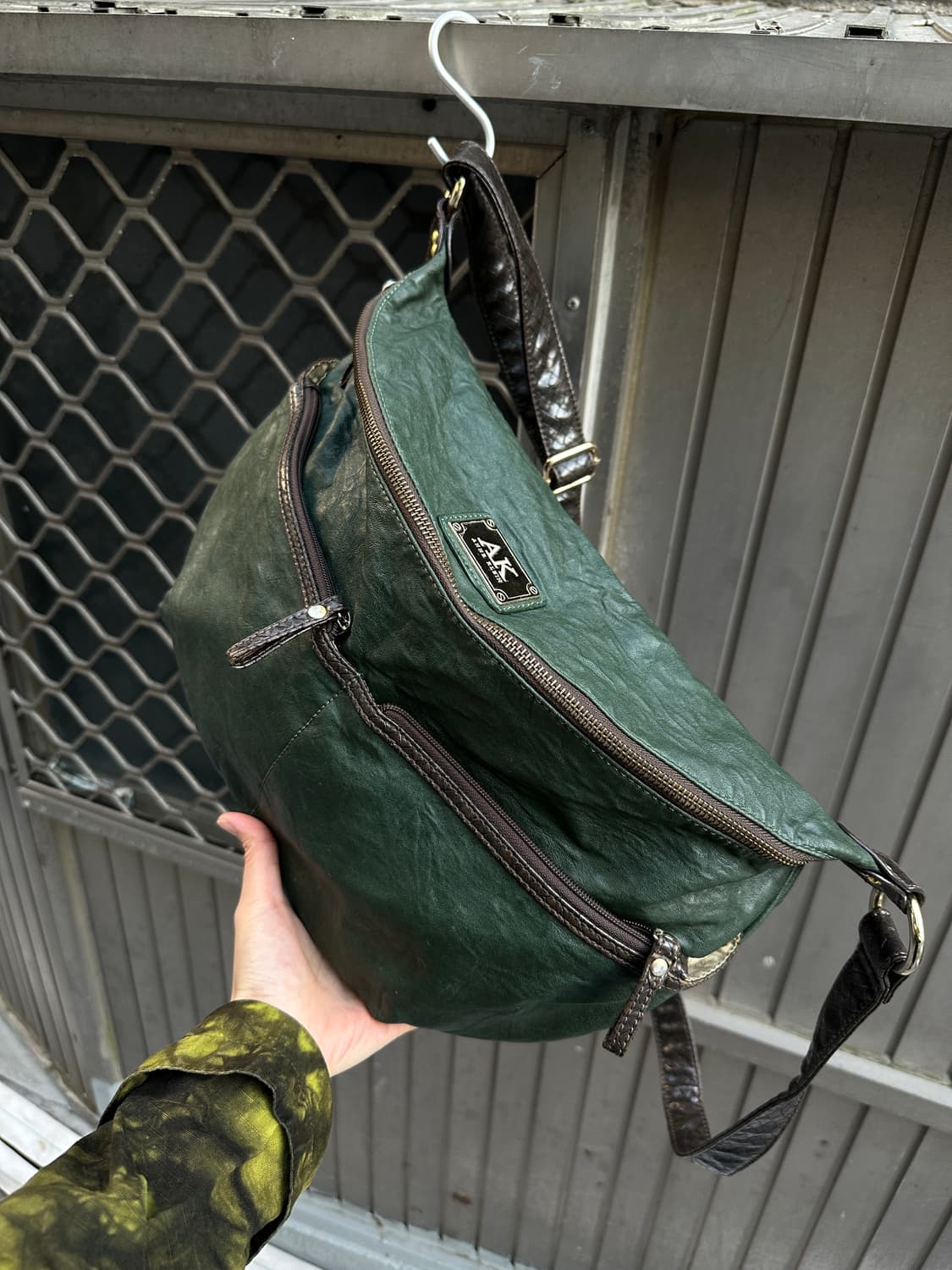 Anne Klein stud detail leather hobo bag 상품이미지2