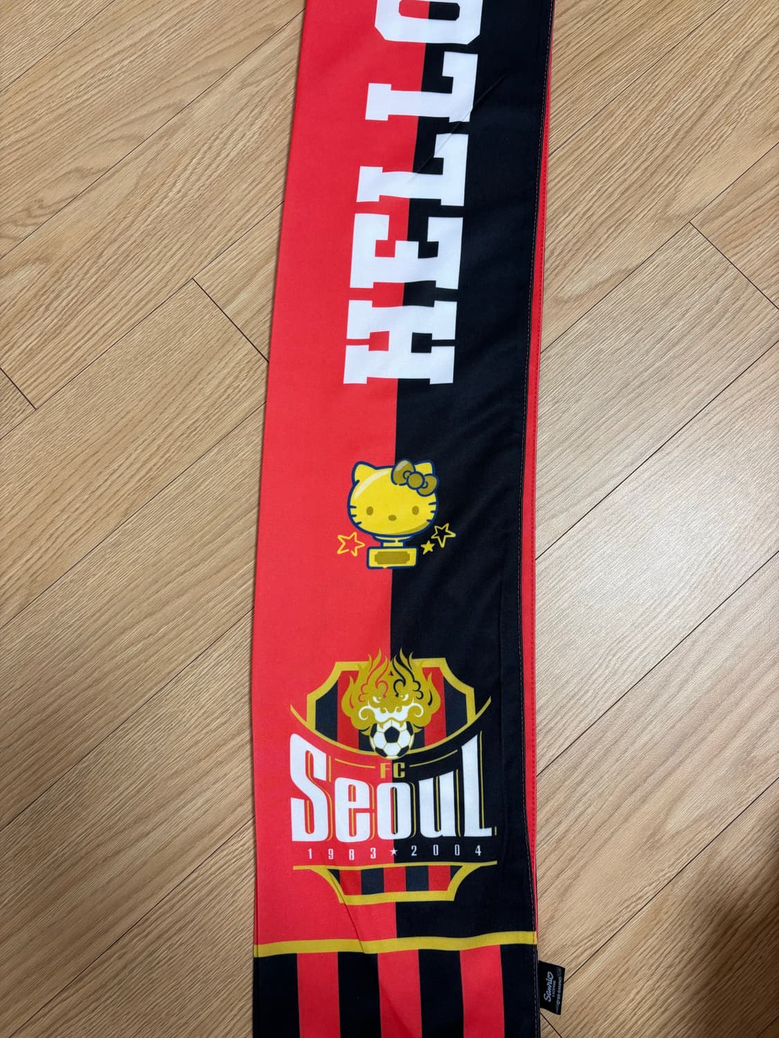 Fc서울 2024시즌 기성용 선수 풀마킹 유니폼 + 헬로키티 머플러 상품이미지3