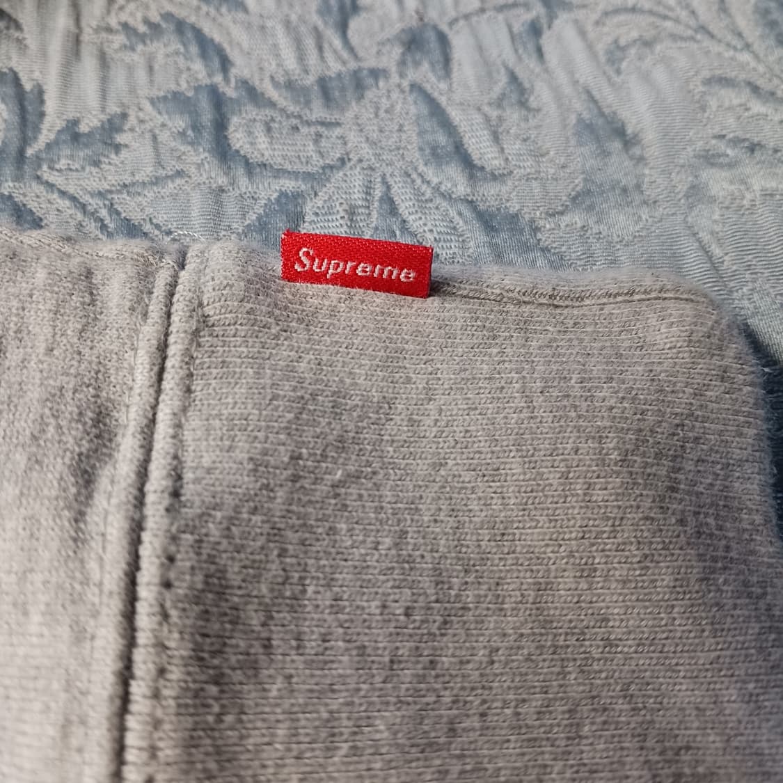 21FW 슈프림 레이즈드 자수 후드티 헤더 그레이 상품이미지6