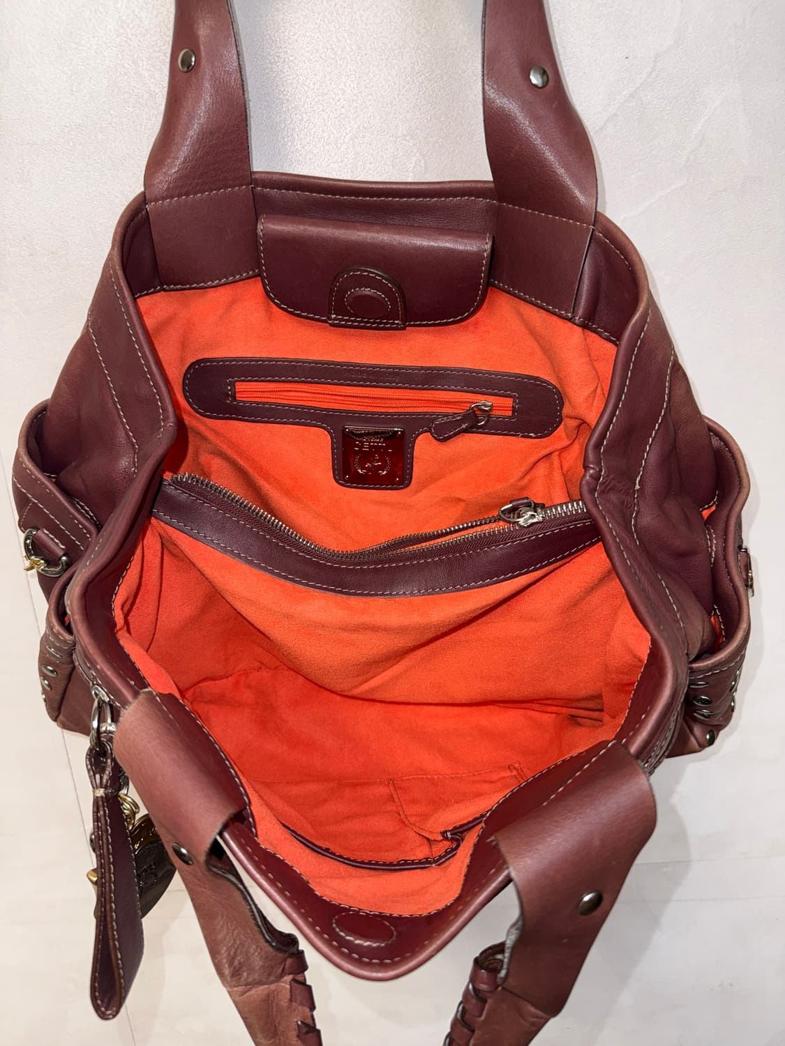 Cettu brick red cow skin stud tote bag 상품이미지7