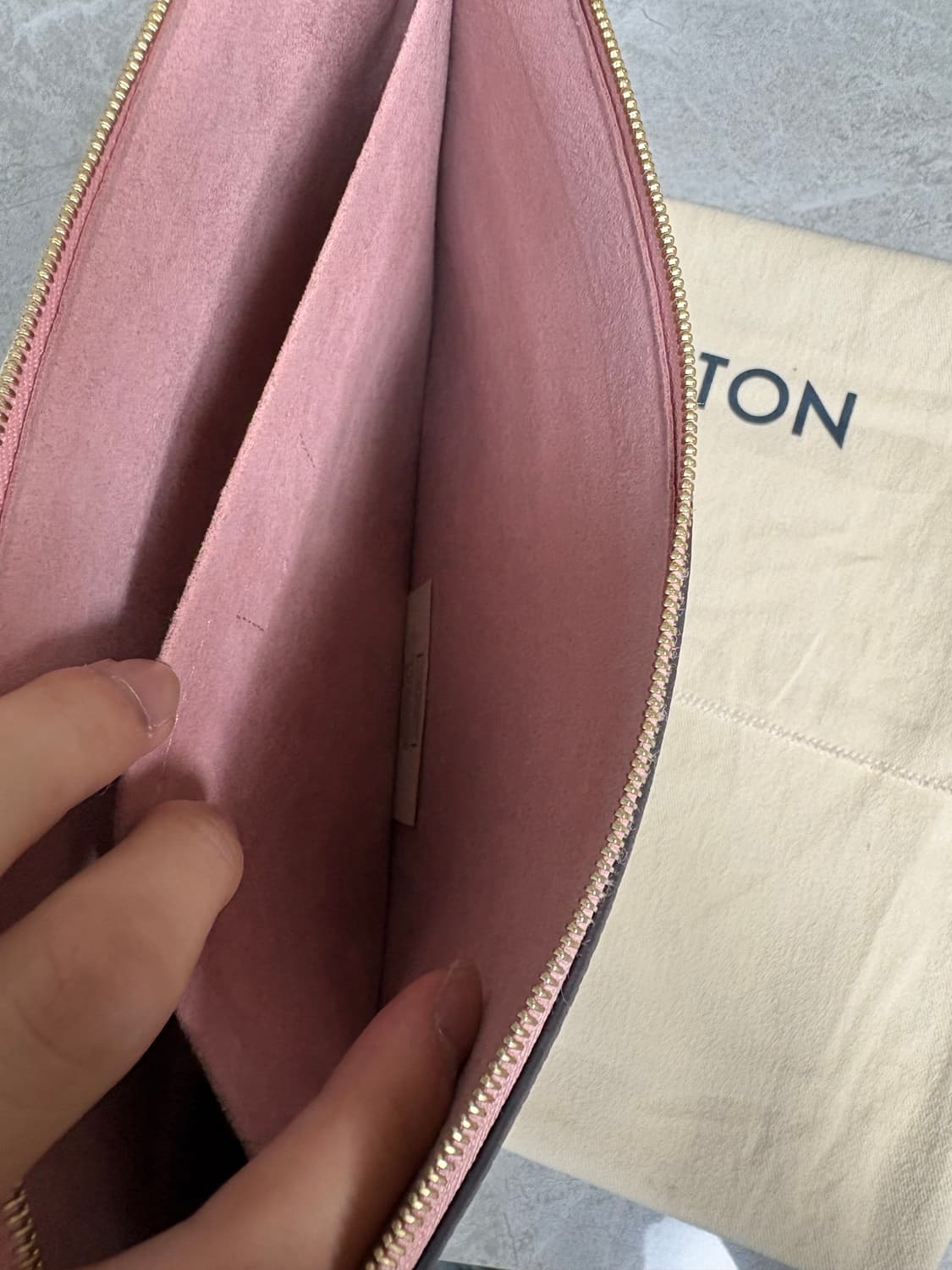 루이비통 데일리 파우치 클러치 상품이미지9