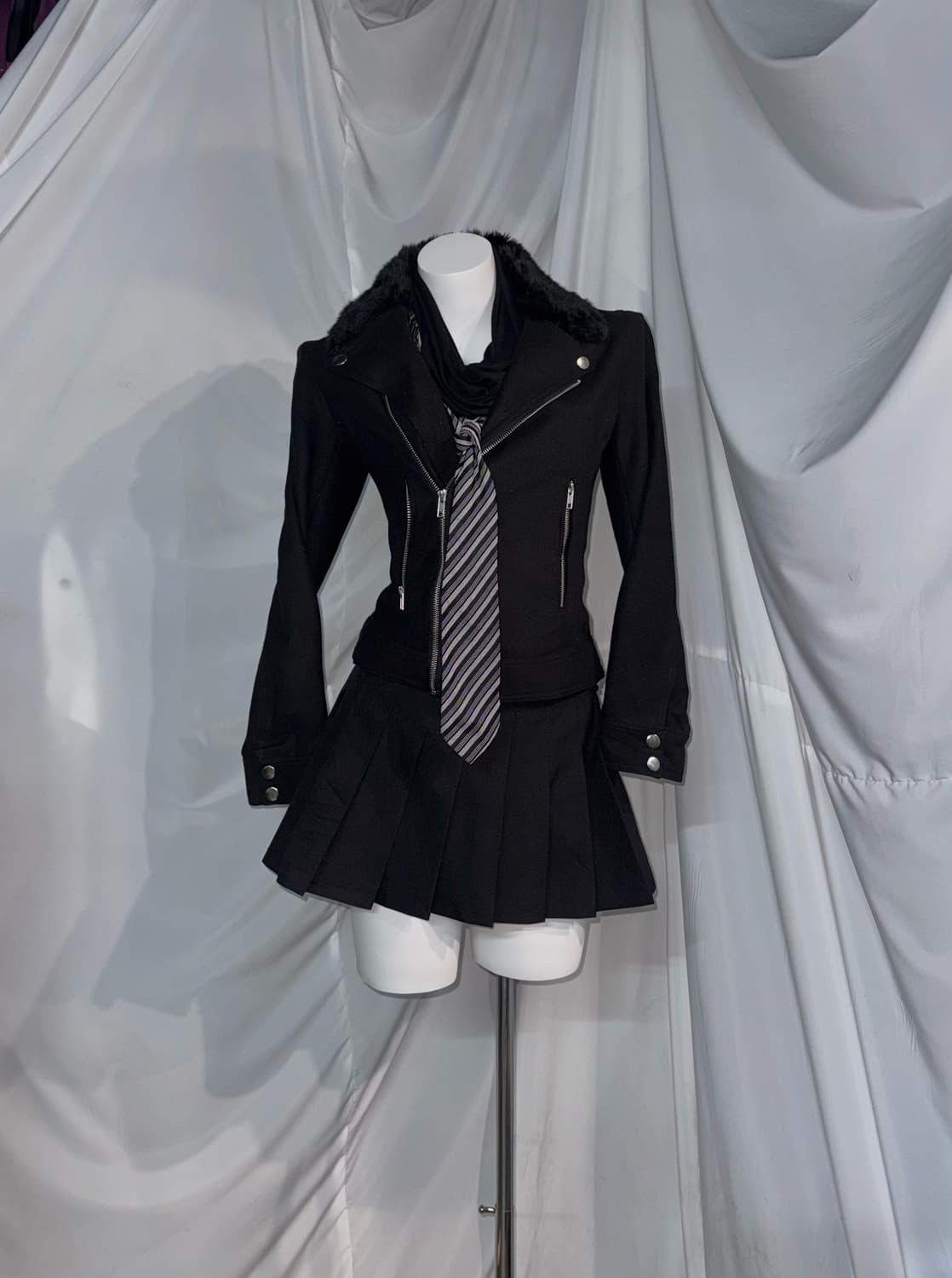 데일리 무채색 스트라이프 레이어드 블랙 펑크 코디세트  상품이미지8