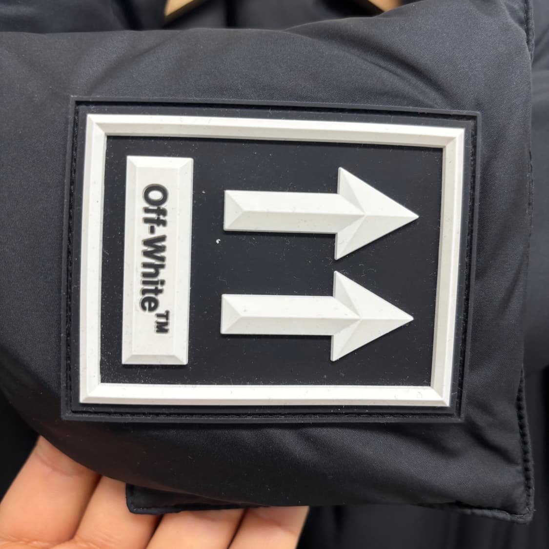 [42]오프화이트 에로우 후드 패딩 상품이미지2