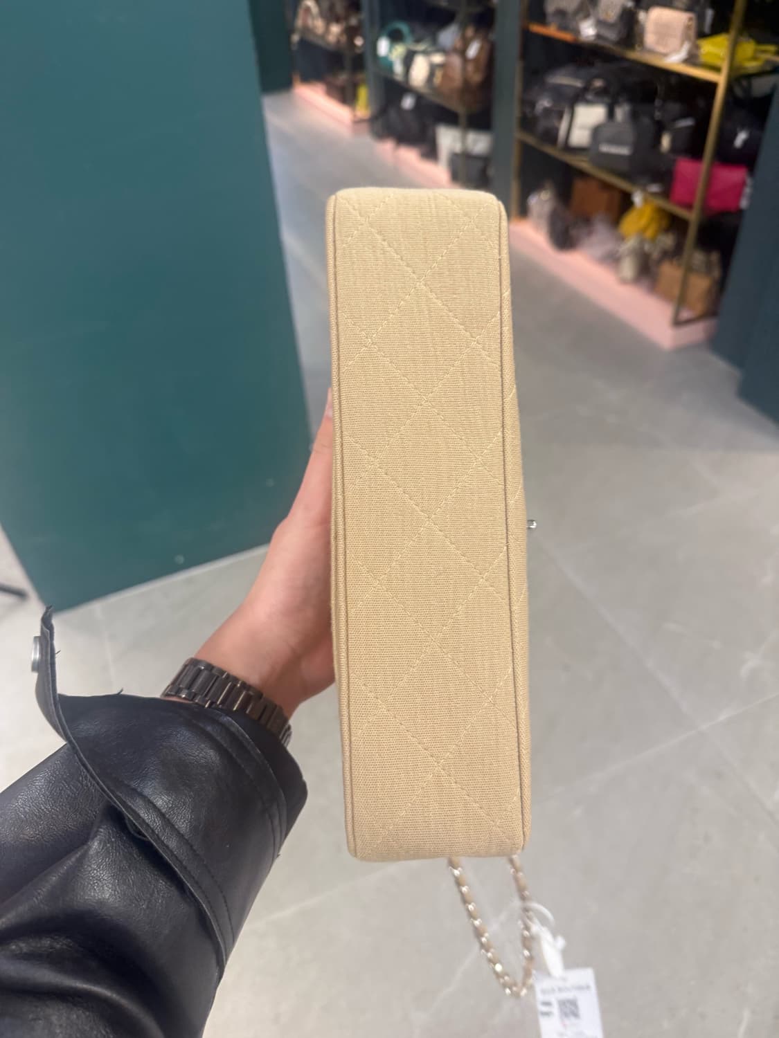 샤넬 클래식 미듐 패브릭 베이지 은장 상품이미지6