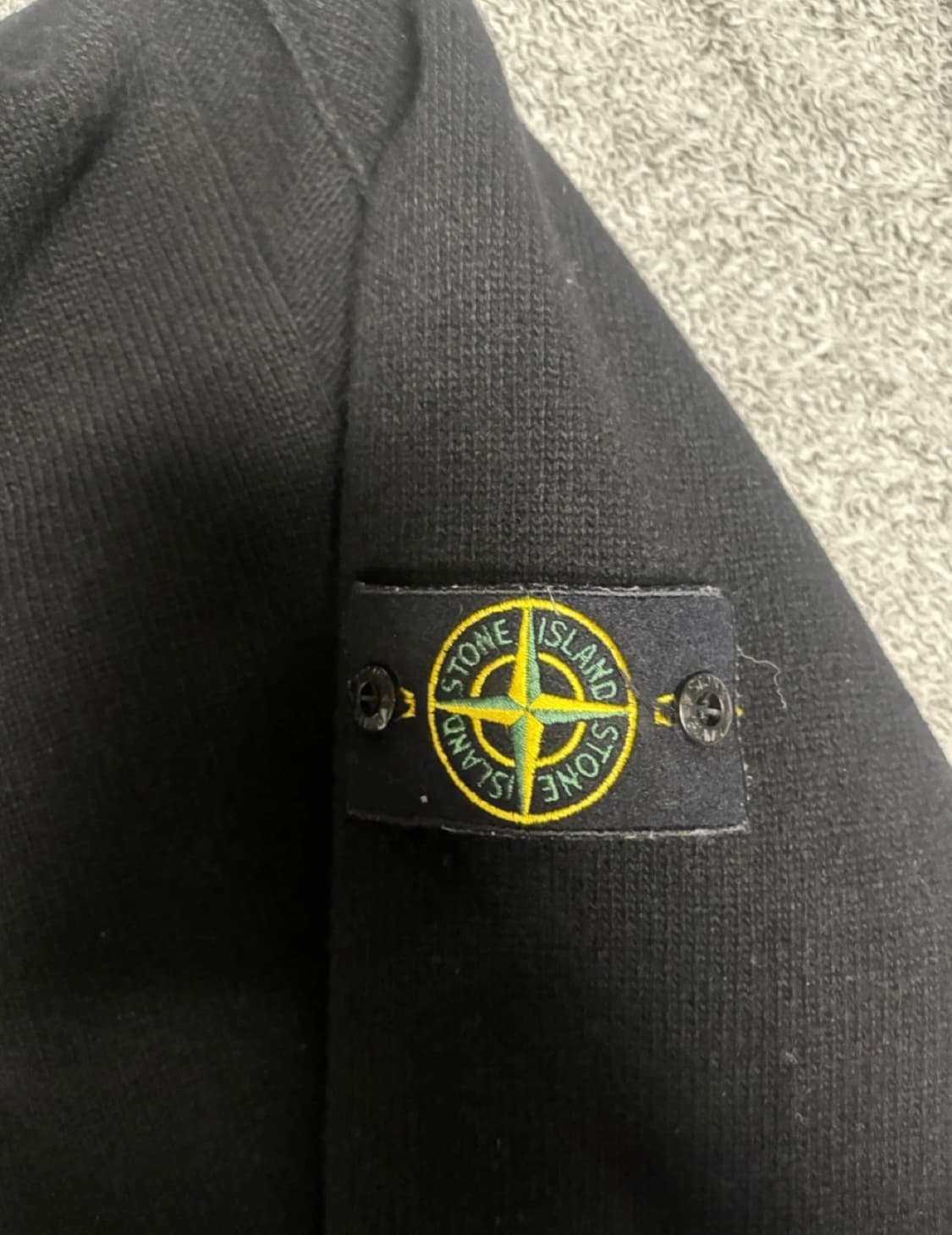 스톤아일랜드 하이넥 하프 버튼 램스울 니트 상품이미지2