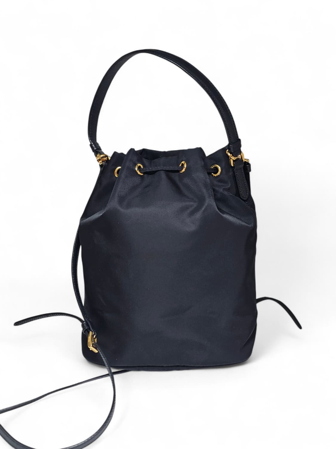 프라다 삼각로고 리나일론 버킷백 블랙 상품이미지10