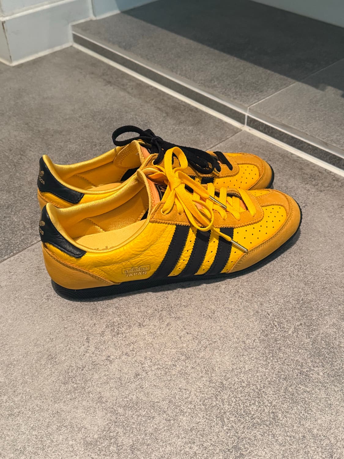 아디다스 재팬 옐로우 상품이미지1