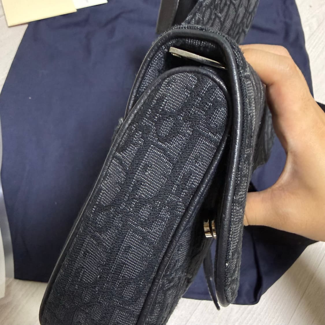 디올 오블리크 새들백 블랙  상품이미지4