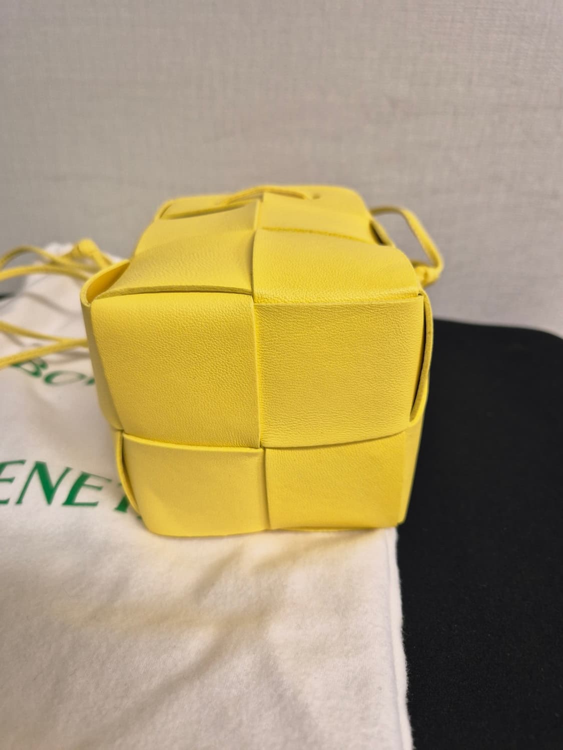 (새상품급)보테가베네타 카세트 버킷백 상품이미지5