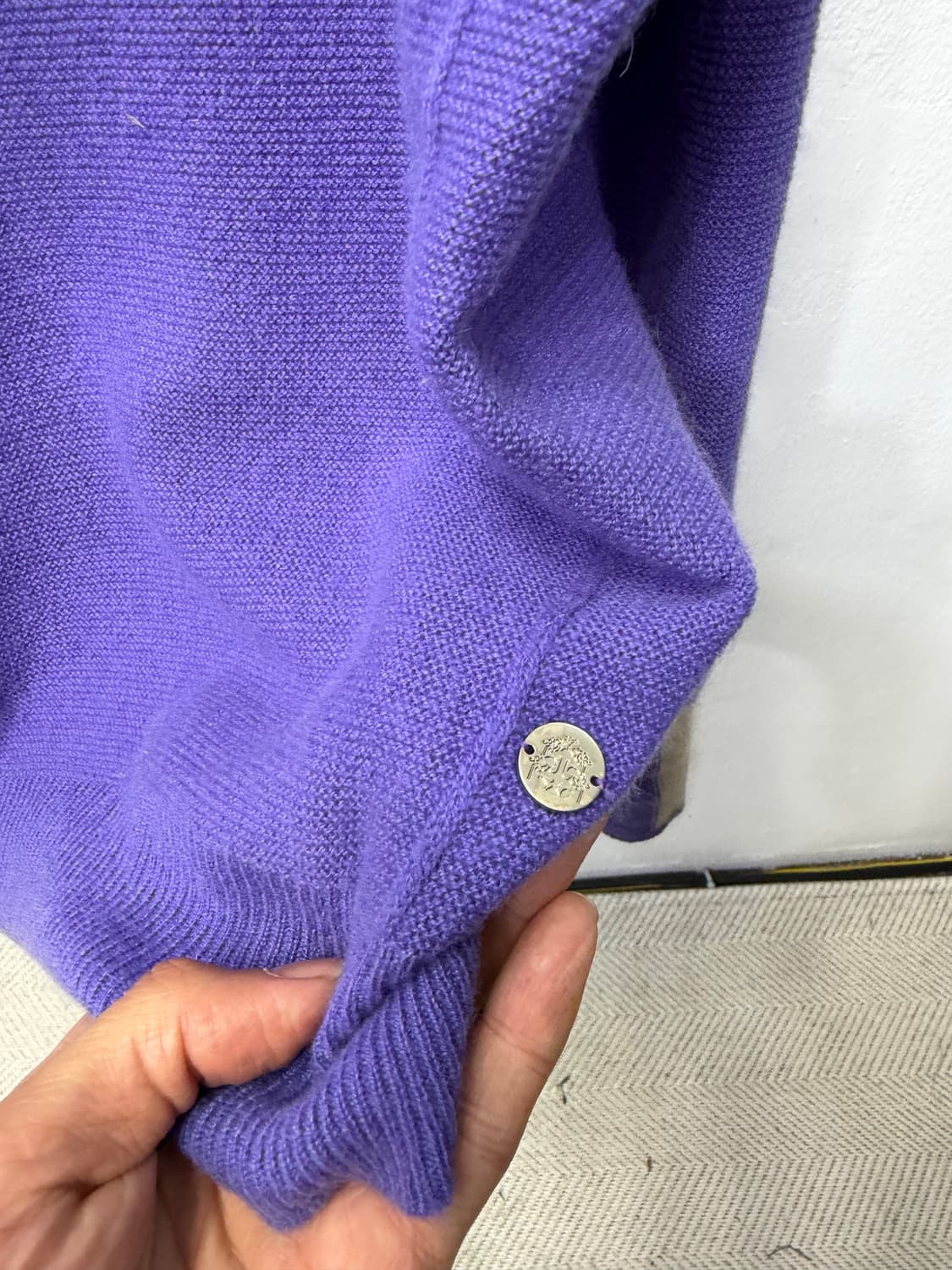 정품) 고비 23ss 캐시미어100 퍼플 라운드넥 니트 55 상품이미지4