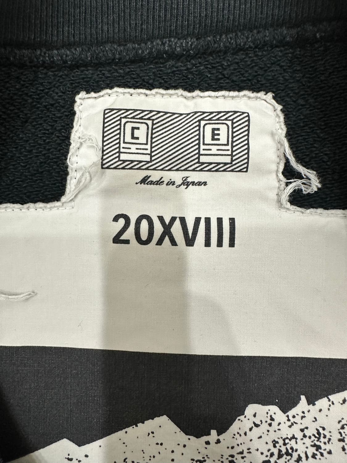 카브엠트 카드 19/1 블랙 맨투맨 상품이미지6