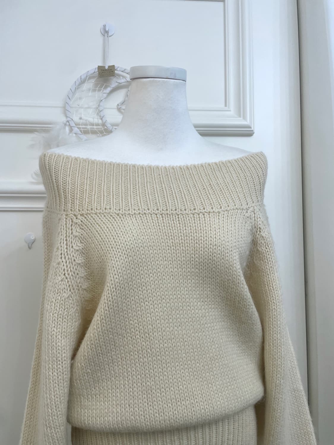 ivory warm off-shoulder wool100% sweater 상품이미지5