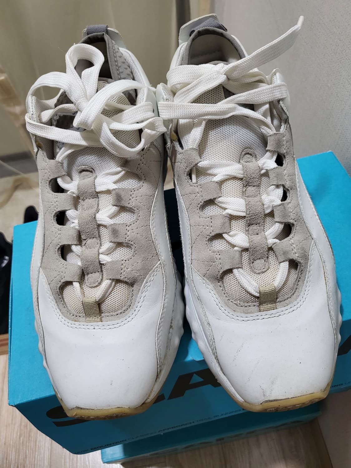 40 아크네 맨하탄 화이트 Acne Studios 스니커즈 상품이미지6