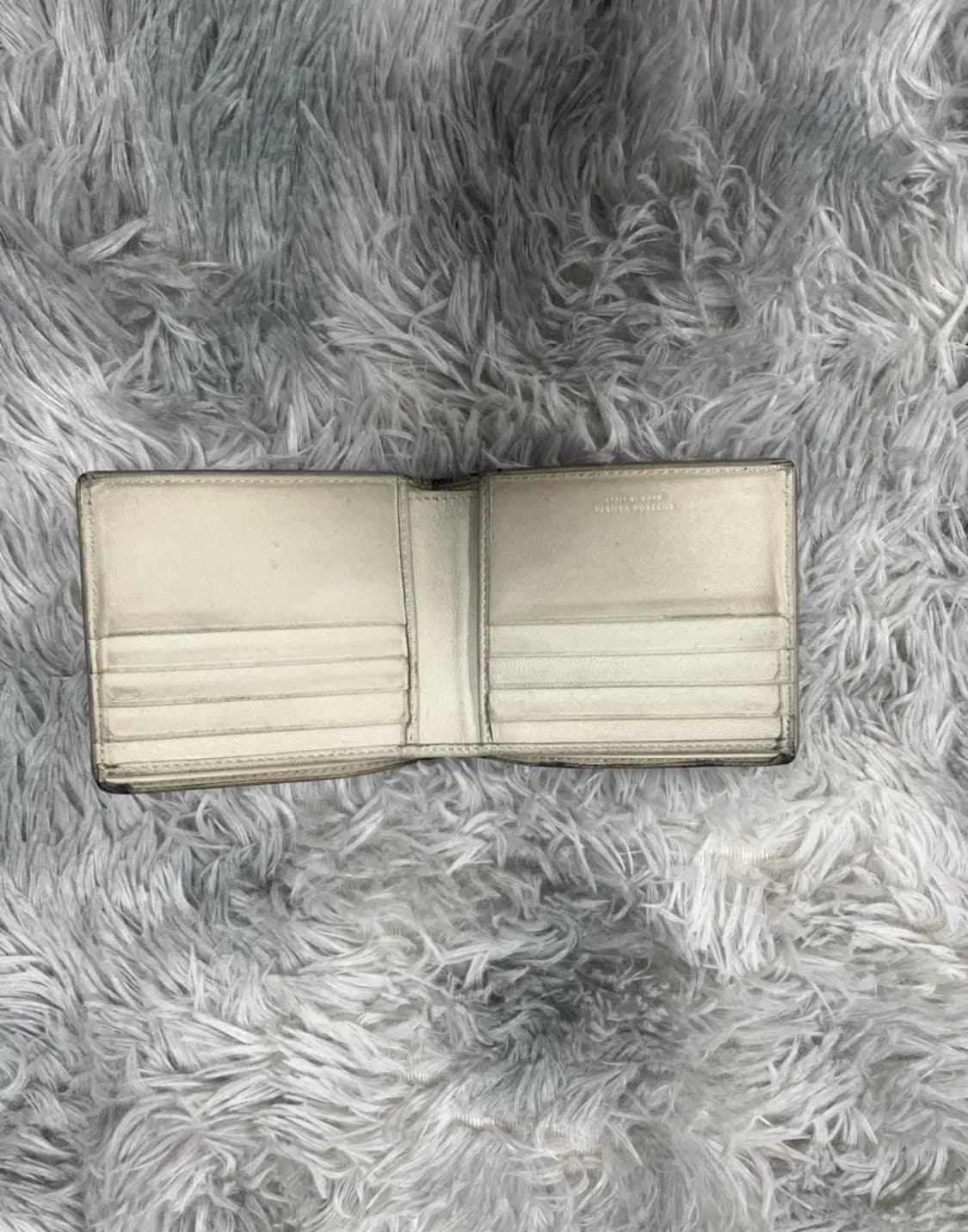 보테가베네타 인트레치아토 반지갑 판매합니다 상품이미지3